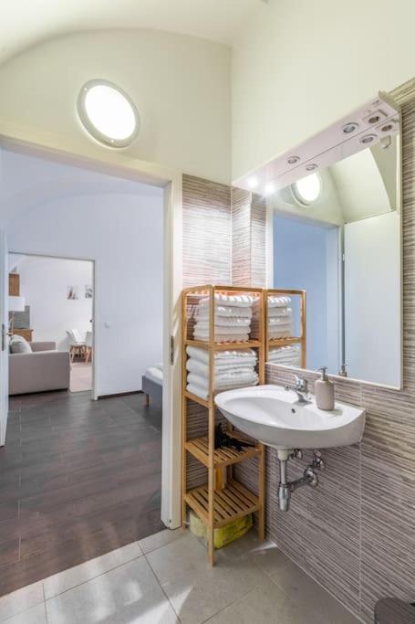 Free Parking I 500 Mbit Wifi I Kingsize Bed Apartment Виена Екстериор снимка